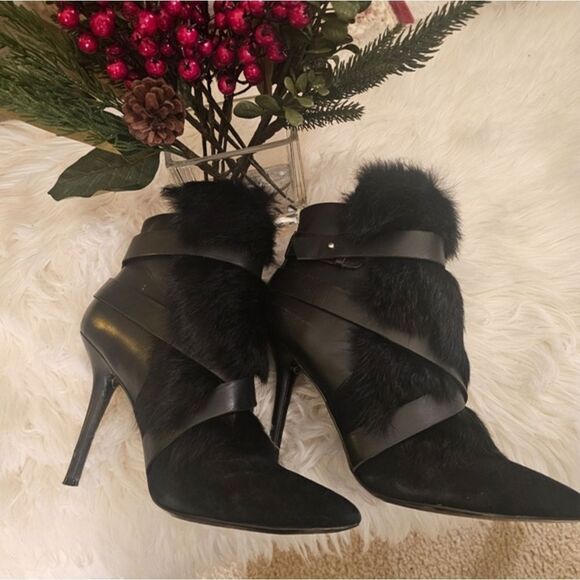 CHARLES JOURDAN BLACK SUEDE LEATHER W/ RABBIT FUR BOOTIES